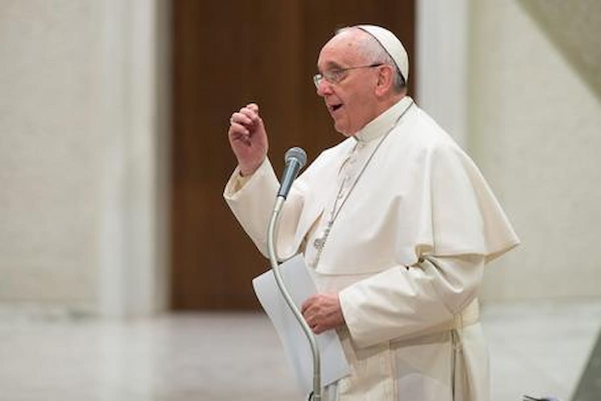Papa Francesco clamoroso: preti e suore guardano il porno on line