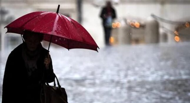 Allerta meteo per San Martino, il Po in piena, sale allerta ai Campi Flegrei